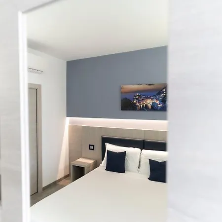 Eden Πανσιόν 4*